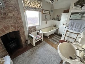 Photo 27- click for photo gallery